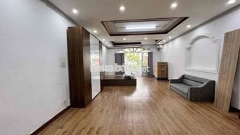 Cho Thuê Căn Hộ Studio Ban Công Rộng Thoáng Full NT Nguyễn Chí ThanhQ5