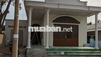 BÁN LÔ ĐẤT NĂM NGAY TRUNG TÂM PHÚ MỸ, CÓ NHÀ CẤP4, VÀ 5 PHÒNG TRỌ