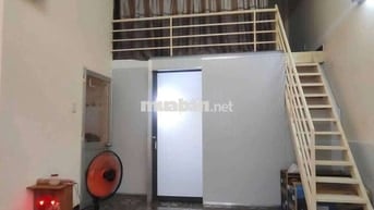 Cho thuê nhà 2 phòng gần Phạm Văn Đồng