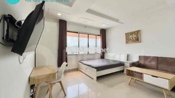 TRỐNG SẴN CHDV CỬA SỔ TRỜI LỚN - THANG MÁY - BỜ KÈ Q3