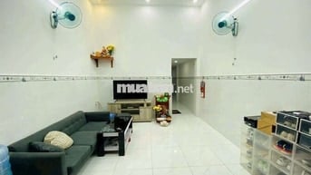 Nhà gần ngã 3 chợ Đường, q12, 4×13m, lửng. Nhà mới xây đẹp vuông vức.