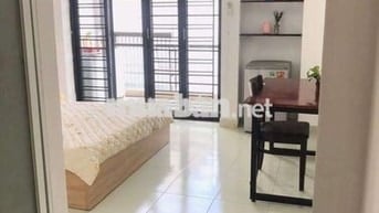 Ban công tách bếp trung tâm Q1