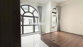 STUDIO BAN CÔNG NẰM NGAY NGÃ TƯ THỦ ĐỨC