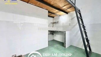 PHÒNG TRỌ CÓ GÁC GIÁ RẺ CỬA SỔ TRỜI THOÁNG MÁT GÁC CAO KHÔNG ĐỤNG ĐẦU