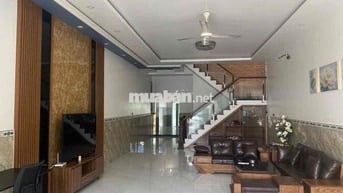 cần bán biệt thự 300m tại thị trấn Đức Hoà