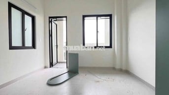 Phòng trọ ban công giá rẻ gần Làng Đại Học, Ga Metro, Ký túc xá khu A