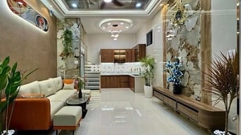 BÁN NHÀ VIP CÒN KM TRI ÂN KHÁCH HÀNG - 1 TRỆT 2 LẦU + 4PN + BAN CÔNG