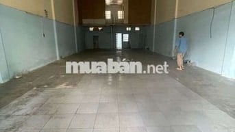 Cho thuê xưởng bà điểm hocmon HCM 
Dt: 8x20
Xưởng trống suốt, gạch men