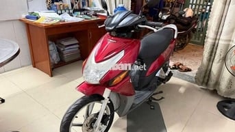 Bán xe click đang sử dụng chỉ việc chạy