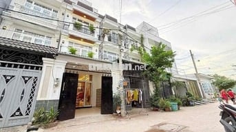 Nhà Đẹp Hiếm Có, Gần ngã Tư ga Quận 12