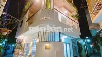 Nhà đẹp đường Hòa Hảo, 3 Phòng ngủ, Gần Bệnh viện và đầy đủ tiện ích