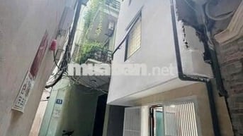 Bán Nhà Ngõ Quỳnh 25M x 5T Chỉ 5,4 Tỷ.Lô góc, 20m ra phố,full nội thất