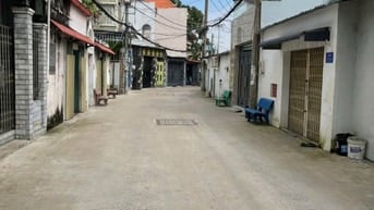 BÁN NHÀ HẼM XE HƠI CÁCH HUỲNH TẤN PHÁT 50 M