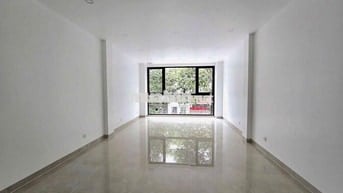 Cho thuê nhà MT Trần Quang Khải, 4.5x12m Trệt 3 lầu ST, TM, nhà mới