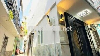 Nhà mới đẹp giá mềm ngay khu trung tâm sầm uất, sổ hồng riêng