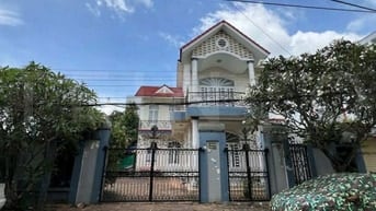  Cho thuê biệt thự 5 phòng full nội thất khu 148 có sân rộng 