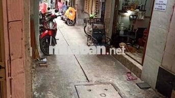 Kẹt tiền bán gấp Nhà Trung tâm Quận 1 - Gần Phố Tây Bùi Viện, Giá chỉ