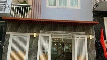 NHÀ NGỘP BÁN Gấp nhà Trường Sa P3 Q.3, HXH, giá 3ty5 48m2, lh ngay đi