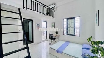 DUPLEX BAN CÔNG NGAY NGÃ TƯ HÀNG XANH