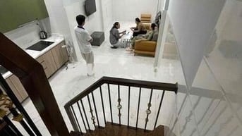 Cho Thuê Nhà Nguyên Căn 2PN Full Nội Thất Giá Rẻ Gần Cầu Ôn Lãnh Quận