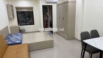 TRỐNG STUDIO / 1 NGỦ 1 BẾP FULL NỘI THẤT BAN CÔNG GẦN ĐH THƯƠNG MẠI
