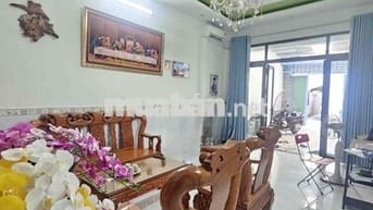 NHÀ 1TRỆT 1 LỬNG 110m2 - HẺM XE HƠI CÁCH LÊ VĂN KHƯƠNG 100M - GIÁ 5T5