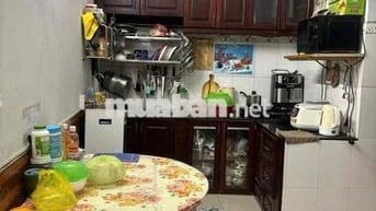 chị họ định cư qua mỹ nên bán nhà nhanh giá tốt