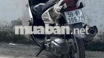 Dư Xe NoVo 4 Trắng Đen