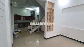 NHÀ NGUYÊN CĂN –GẦN HỒ SINH THÁI 🌿
: 70m²/sàn x 3 tầng  6,45 tr/ th