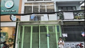 Bán nhà HXH CMT8 thông bờ kè - DT 60m2 (vuông vức) - Oto tận nơi