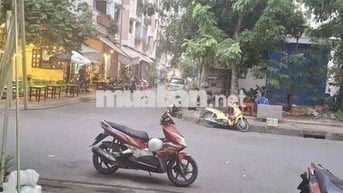 Mặt bằng 8x21 góc ngã 3 đối diện chung cư khu cao lỗ Q8