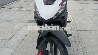 Xe máy Honda Wave RSX FI 2023 trắng đen