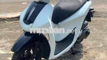 Xe máy Yamaha Janus 2018 màu trắng đen