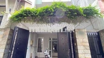 Cho thuê nhà sân vườn rộng mới Q3 DT 6x20m