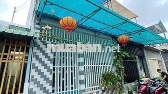 Nhà lầu 2 phòng 2 máy lạnh hẻm giáp KDC Stella Mega City