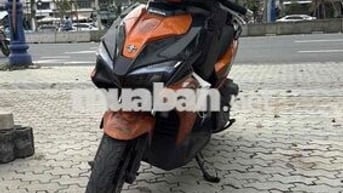 nhà dư xe cần bán chiếc đang chạy