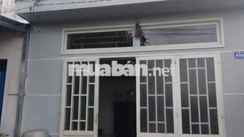Nhà cấp 4, 75m2, 2 phòng ngủ, gần chợ Long Thượng