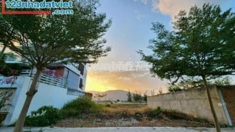 CỰC HIẾM !BÁN LÔ BIỆT THỰ SIÊU ĐẸP TRUNG TÂM LÀNG ĐH GIÁ CHỈ 22TR/M2