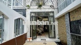 Chỉ:7xtỷ Nhà 5 tầng đẹp lung linh. Có thang máy. Hương Lộ 2. Dt:4,5x20