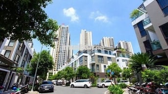 Cho thuê nhà phố liền kề khu Hà Đô Centrosa Phường 12 Quận 10