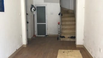 Cho thuê cửa hàng mặt đường phố Thuỵ Khuê.