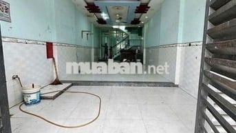 Nhà 1 lầu 3 phòng ngủ 2 tollet.có điện 3 pha