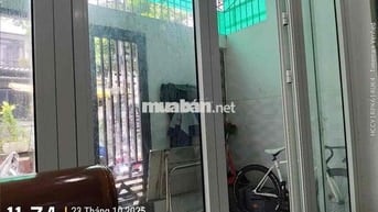 Nhà 2 tầng 1 sân thượng kẹp hẻm hông mặt tiền Nguyễn Xuân Hữu