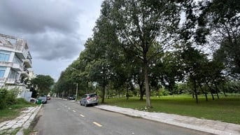 Bán đất khu villa Thủ Thiêm, DT 10x23m, đối diện rừng cây, 205tr/m2