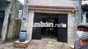 Nhà ở 164 m2 full thổ cư, 1 trệt 1 lầu và 15 phòng trọ phía sau, SHR