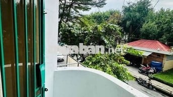 Phòng cho thuê rộng view công viên thoáng mát, giờ giấc tự do