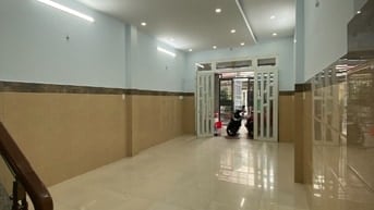 Cho thuê mặt bằng tầng trệt hẻm Lê Văn Quới (văn phòng, cửa hàng,...)