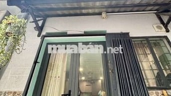 Gần ST Emart Phan Văn Trị, Công Viên Gò Vấp, Nhà 2 Tầng 2 PN