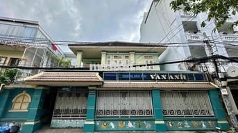 cho thuê biệt thự sân vườn 40/ Nguyễn Văn Đậu, phường 5, quận Phú Nhuậ