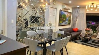 Cần Bán Gấp Căn Hộ 2 Phòng Ngủ, Full NT, Tại The Everrich Infinity, Q5